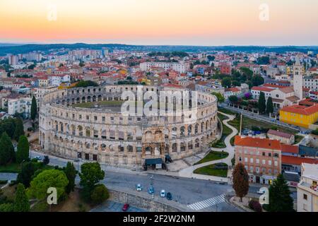 Ansicht des römischen Amphitheaters in Pula, Kroatien Stockfoto