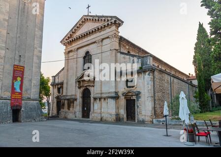 Sonnenaufgang Ansicht der Kathedrale von Pula in Kroatien Stockfoto