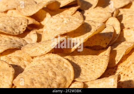 Nahaufnahme Blick auf Restaurant Qualität runden Stil Nacho mexikanischen Tortilla Chips Stockfoto