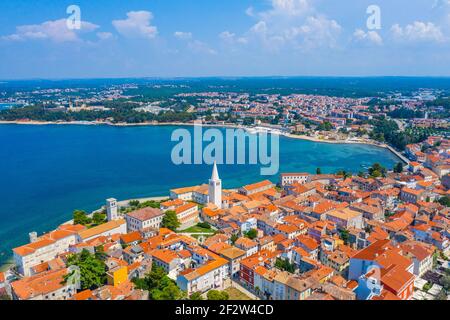 Luftaufnahme der kroatischen Stadt Porec Stockfoto