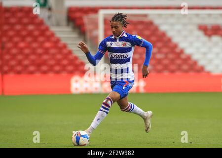 Nottingham, Großbritannien. März 2021, 13th. Michael Olise #7 von Reading bricht mit dem Ball in Nottingham, UK am 3/13/2021. (Foto von Mark Cosgrove/News Images/Sipa USA) Quelle: SIPA USA/Alamy Live News Stockfoto