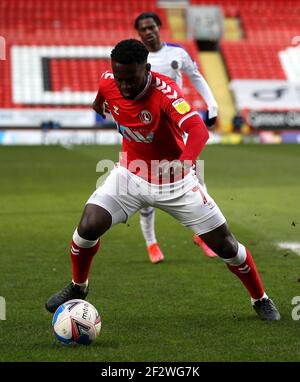 Charlton Athletic's Diallang Jaiyesimi in Aktion während der Sky Bet League One Match im Valley, London. Stockfoto