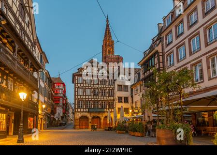 Sonnenaufgang Blick auf die Kathedrale unserer Dame von Straßburg, Frankreich Stockfoto