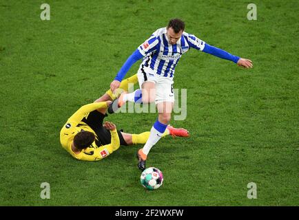 Dortmund, Deutschland. 13th Mär, 2021. firo: 13,03.2021, Fußball: Fußball: 1st Bundesliga, Saison 2020/21 BVB, Borussia Dortmund - Hertha BSC Berlin Duels, Thorgan Hazard, Versus, Vladimir Darida Credit: Edith Geuppert/GES/Pool/viafiroportphoto / Verwendung weltweit/dpa/Alamy Live News Stockfoto