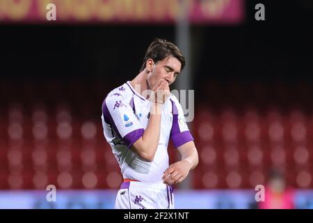 Benevento, Italien. März 2021, 13th. Dusan Vlahovic von ACF Fiorentina reagiert während der Serie A Fußballspiel zwischen Benevento Calcio und ACF Fiorentina im Ciro Vigorito Stadion in Benevento (Italien), 13. März 2021. Foto Cesare Purini/Insidefoto Kredit: Insidefoto srl/Alamy Live News Stockfoto