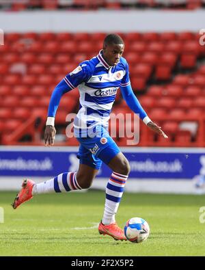 Nottingham, Großbritannien. März 2021, 13th. Lucas Joao #18 von Reading bricht mit dem Ball in Nottingham, UK am 3/13/2021. (Foto von Mark Cosgrove/News Images/Sipa USA) Quelle: SIPA USA/Alamy Live News Stockfoto