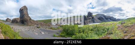 Hexagonales Basaltgestein bei Hljodaklettar auf Island Stockfoto