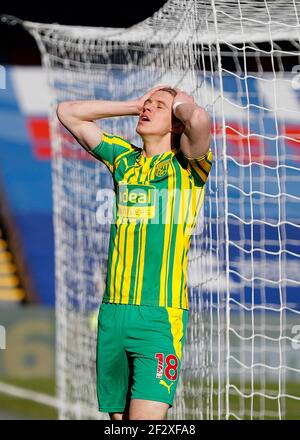 Selhurst Park, London, Großbritannien. März 2021, 13th. English Premier League Football, Crystal Palace gegen West Bromwich Albion; Conor Gallagher von West Bromwich Albion Hände auf den Kopf in Enttäuschung, nachdem er seine Seiten 1st Tor während der 1st Hälfte Kredit: Action Plus Sports/Alamy Live News Stockfoto