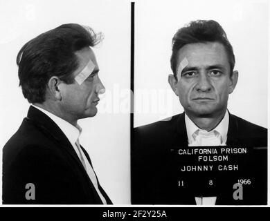 1966, 8. november, USA: Mugshot des Rock'n Roll-Sängers und Komponisten JOHNNY CASH ( 1932 - 2003 ), aufgenommen im Folsom Prison, Kalifornien, das erste Mal trat er dort auf, scheinbar als Witz mit den Wachen genommen. - FOTO SEGNALETICA - Portrait - ritratto - cerotto - scherzo - fun - lustig --- Archivio GBB Stockfoto