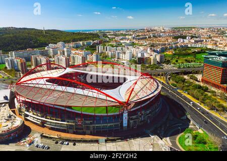 Luftaufnahme des Benfica Stadions. Estadio da Luz. Fußballstadion in Lissabon, Portugal. 10.03.2021 Stockfoto