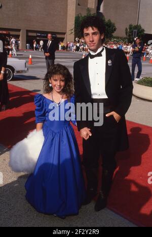 Soleil Moon Frye, Bruder Meeno Peluce bei den jährlichen Primetime Emmy Awards 38th am 21. September 1986 im Pasadena Civic Auditorium in Pasadena, Kalifornien. Quelle: Ralph Dominguez/MediaPunch Stockfoto