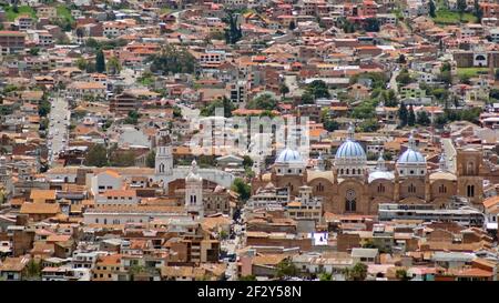 Ansicht der Kathedrale der Unbefleckten Empfängnis und der Altstadt, Cuenca, Ecuador Stockfoto