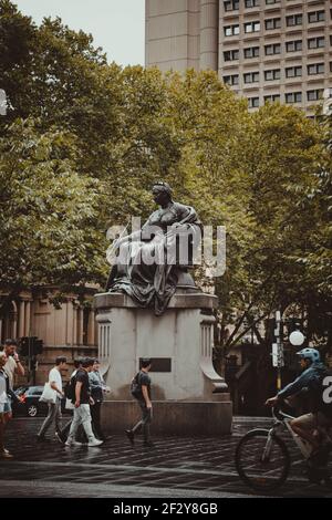 Statue der Königin Victoria am Südeingang des Queen Victoria Building (QVB) Sydney. Stockfoto