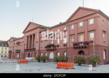 Rathaus am Marktplatz in Karlsruhe Stockfoto