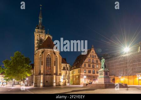 Blick auf die Stiftskirche am Schillerplatz in Stuttgart Stockfoto