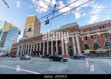 Außenansicht der Waterfront Station an sonnigen Tagen. Vancouver, Kanada. Stockfoto