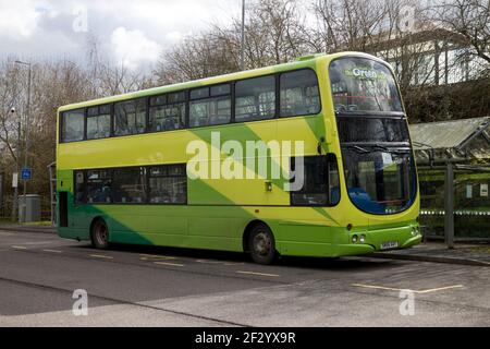 Ersatzbus für Züge am Bahnhof Warwick Parkway, Warwickshire, Großbritannien Stockfoto