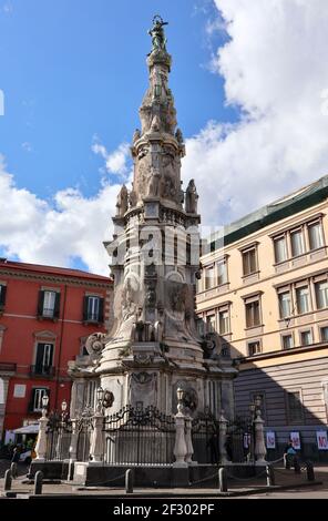 Napoli – Obelisco auf der Piazza del Gesù Nuovo Stockfoto