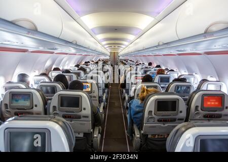 Cuzco, Peru - 2. Februar 2019: Avianca Airbus Flugzeugkabine am Flughafen Cuzco (CUZ) in Peru. Stockfoto
