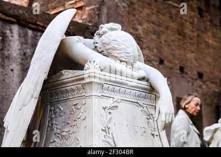 Der Engel der Trauer auf dem Grab von Evelyn Story und William Westmore Story auf dem protestantischen Friedhof, Rom Stockfoto