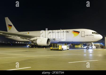 Stuttgart, 27. November 2018: Flugzeug der West Atlantic Boeing 767F am Flughafen Stuttgart (STR) in Deutschland. Boeing ist ein amerikanischer Flugzeughersteller Stockfoto