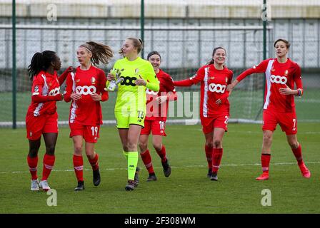 Angleur, Belgien. März 2021, 13th. Standardspieler, die während der Abkühlung nach einem weiblichen Fußballspiel zwischen Standard Femina de Liege und Sporting Charleroi am Spieltag 16th der Saison 2020 - 2021 der belgischen Scooore Womens Super League, samstag, 13. Februar 2021 in Angleur, Belgien, abgebildet sind. FOTO SPORTPIX.BE / SPP / SEVIL OKTEM Quelle: SPP Sport Press Foto. /Alamy Live Nachrichten Stockfoto