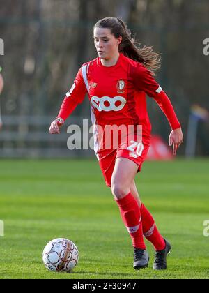 Angleur, Belgien. März 2021, 13th. Constance Brackman (20) von Standard mit dem Ball während eines weiblichen Fußballspiels zwischen Standard Femina de Liege und Sporting Charleroi am Spieltag 16th der Saison 2020 - 2021 der belgischen Scooore Womens Super League, samstag, 13. Februar 2021 in Angleur, Belgien . FOTO SPORTPIX.BE / SPP / SEVIL OKTEM Quelle: SPP Sport Press Foto. /Alamy Live Nachrichten Stockfoto