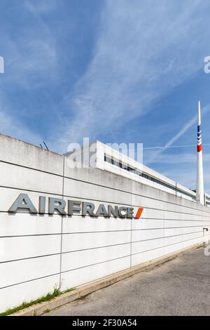 Paris, Frankreich - 16. August 2018: Air France Hauptsitz am Flughafen Paris Charles de Gaulles (CDG) in Frankreich. Stockfoto