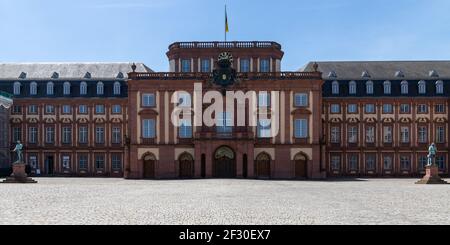 Blick vom Eingang zum Mannheimer Schloss Stockfoto