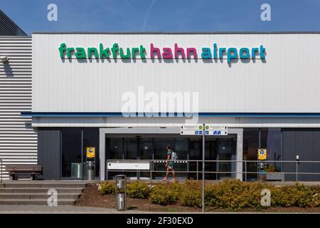 Lautzenhausen, Deutschland - 27. Juli 2018: Terminal am Flughafen Frankfurt Hahn (HHN) in Deutschland. Stockfoto