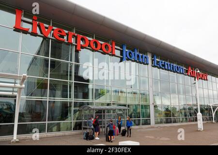 Liverpool, Vereinigtes Königreich - 14. August 2017: Terminal am Flughafen Liverpool (LPL) im Vereinigten Königreich. Stockfoto