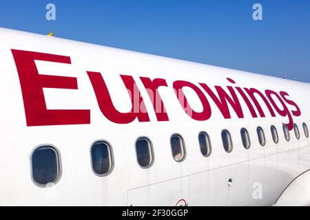 Heraklion, Griechenland - 17. September 2018: Eurowings Airbus A320 Flugzeug am Flughafen Heraklion (HER) in Griechenland. Airbus ist ein europäischer Flugzeughersteller Stockfoto