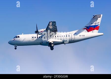 Heraklion, Griechenland - 15. September 2018: Flugzeug Sky Express ATR 42 am Flughafen Heraklion (HER) in Griechenland. Stockfoto