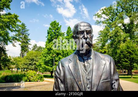 Tomas Garrigue Masaryk, eine Bronzestatue des ersten tschechoslowakischen Präsidenten, steht im Kurpark in Podebrady, Tschechische Republik Stockfoto