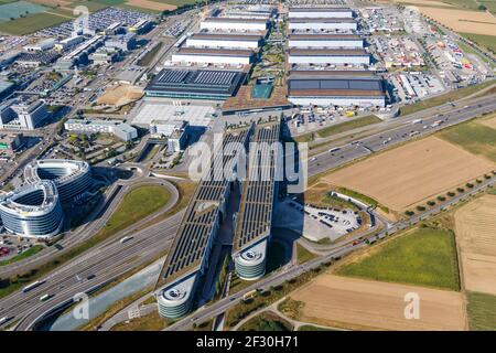 Stuttgart, 2. September 2016: Stuttgart Messe Bosch Parkhaus Luftaufnahme am Flughafen Stuttgart (STR) in Deutschland. Stockfoto