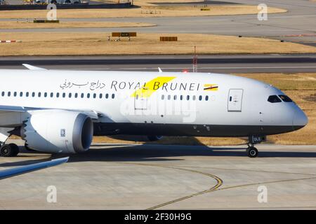 London, Vereinigtes Königreich - 31. Juli 2018: Royal Brunei Boeing 787 Dreamliner Flugzeug am Flughafen London Heathrow (LHR) im Vereinigten Königreich. Stockfoto