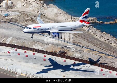 Gibraltar - 30. Juli 2018: British Airways Airbus A320 Flugzeug am Flughafen Gibraltar (gib). Airbus ist ein europäischer Flugzeughersteller mit Sitz in Toulou Stockfoto