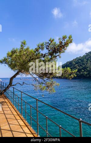 Italienischer Strand in Ligurien Stockfoto