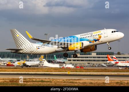 Palma de Mallorca, Spanien - 21. Juli 2018: Vueling Airbus A320 Flugzeug auf Palma de Mallorca Flughafen in Spanien. Airbus ist eine europäische Flugzeugmanufaktur Stockfoto