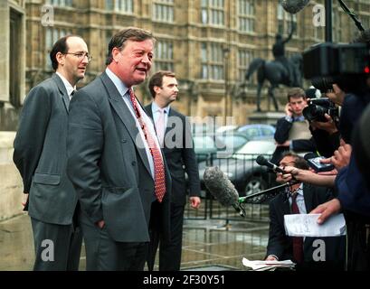 KENNETH CLARKE MP NACH DER ABSTIMMUNG ZUR WAHL TORY FÜHRER Stockfoto