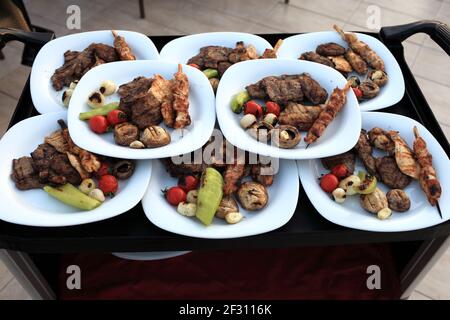 Verschiedene Grillplatte im Restaurant Stockfoto