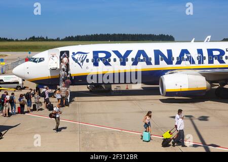 Lautzenhausen, Deutschland - 27. Juli 2018: Ryanair Boeing B737-800 Flugzeug am Flughafen Frankfurt Hahn in Deutschland. Boeing ist eine amerikanische Flugzeugmanufact Stockfoto