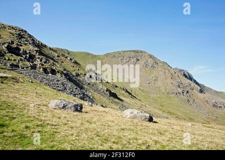 Blind Tarn Quarry Dow Crag und Goat's Hawse aus der Sicht Die Walna Scar Road Coniston Lake District Cumbria Stockfoto