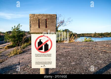 Ein isolierter See auf der Insel Björkö, Parainen, Finnland Stockfoto