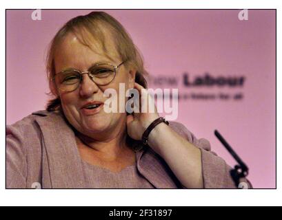 Ein emotionaler letzter Spatz von Mo Molam während des Eröffnungstages auf der Labour Party Konferenz 2000 die Labour Party Konferenz 2000 in Brighton. Stockfoto