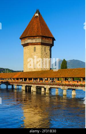 Geographie / Reisen, Schweiz, Kapellbrücke mit Rigi, Luzern, Additional-Rights-Clearance-Info-not-available Stockfoto