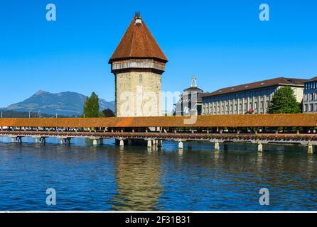 Geographie / Reisen, Schweiz, Kapellbrücke mit Rigi, Luzern, Additional-Rights-Clearance-Info-not-available Stockfoto