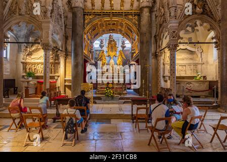 Split, Kroatien, 23. Juli 2020: Innenraum der Kathedrale Saint Domnius in Split, Kroatien Stockfoto