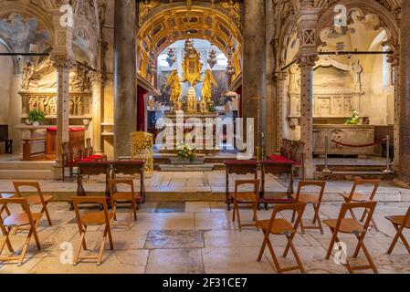 Split, Kroatien, 23. Juli 2020: Innenraum der Kathedrale Saint Domnius in Split, Kroatien Stockfoto