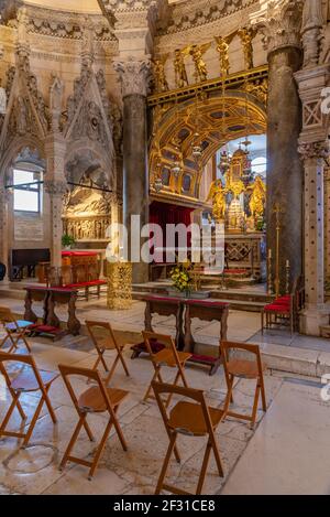 Split, Kroatien, 23. Juli 2020: Innenraum der Kathedrale Saint Domnius in Split, Kroatien Stockfoto